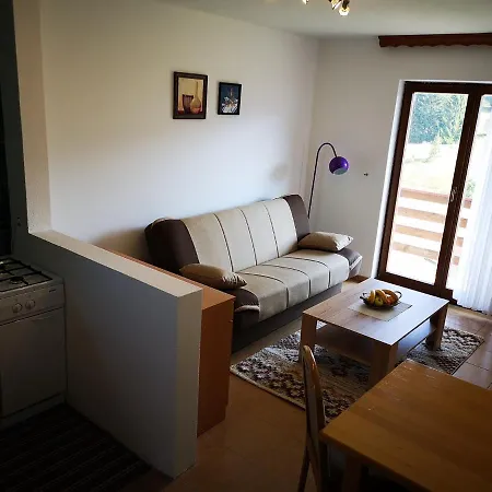 Apartment Hills Vlasic