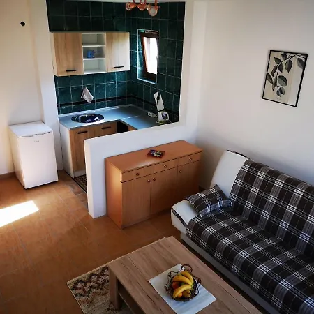 Hills Vlasic Apartment